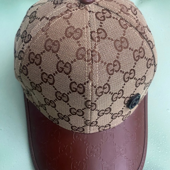 Gucci Tan and Brown Monogram Cap - Picture 6 of 6